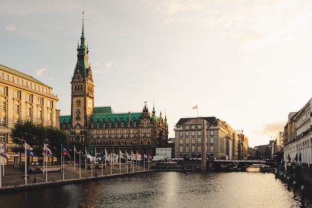 moritz-kindler-nt1NvYrnxsg-unsplash